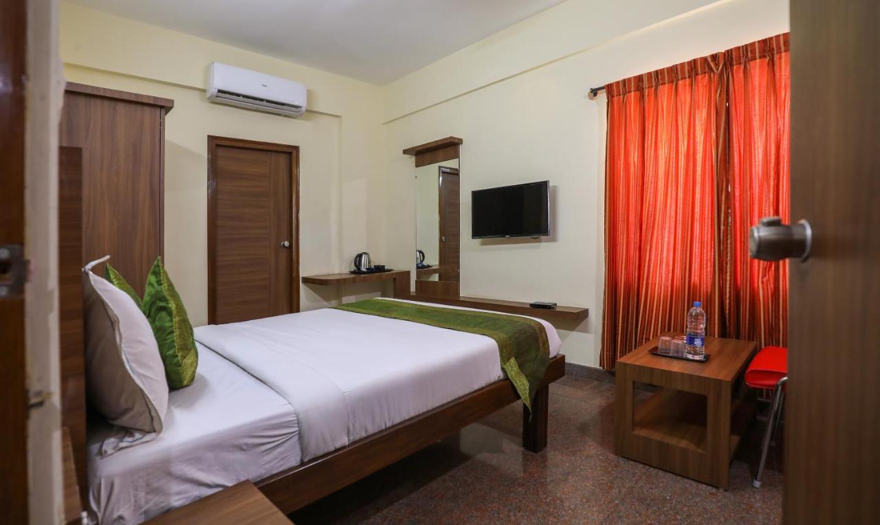 Treebo Trip Kapil Royalista Hotel Ludhijána Kültér fotó